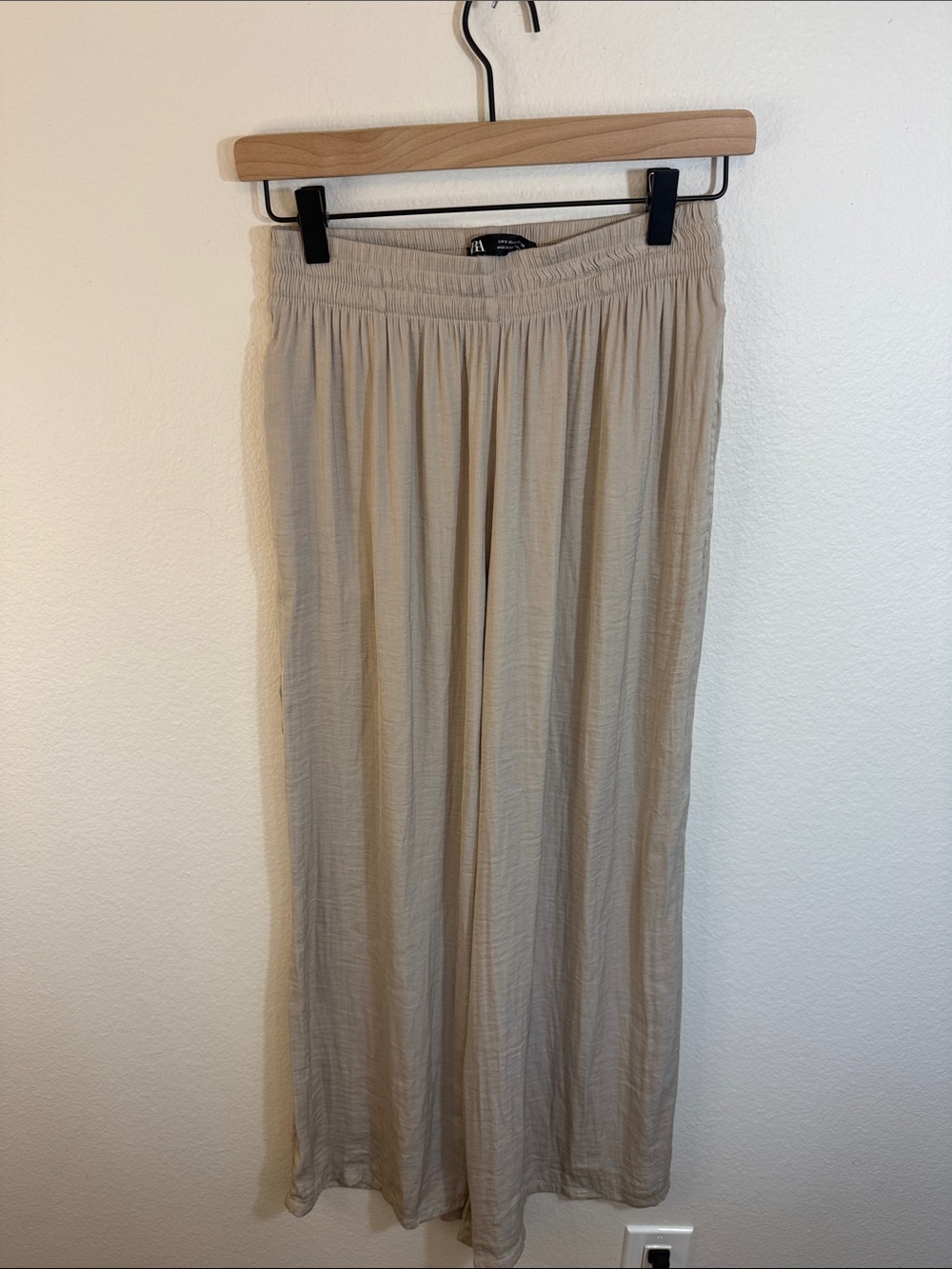 ZARA Neutral Tan Wide-Leg Pull-On Pants